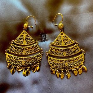 Handmade 18 karat gold earnings
